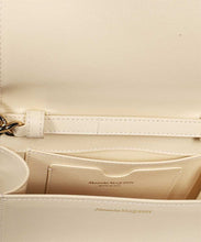 Carica l'immagine nel visualizzatore di Gallery, Borsa The Four Ring Mini in pelle
