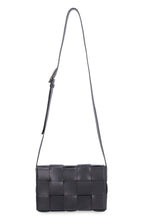 Carica l'immagine nel visualizzatore di Gallery, Messenger bag Cassette in pelle
