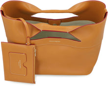 Carica l'immagine nel visualizzatore di Gallery, Borsa The Bow in pelle
