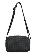 Carica l'immagine nel visualizzatore di Gallery, Camera bag Classic in pelle
