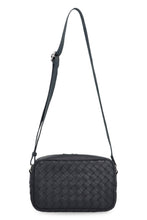 Carica l'immagine nel visualizzatore di Gallery, Camera bag Classic in pelle
