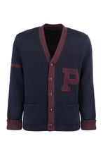 Carica l'immagine nel visualizzatore di Gallery, Cardigan in lana con patch
