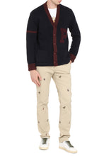 Carica l'immagine nel visualizzatore di Gallery, Cardigan in lana con patch
