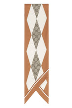 Carica l'immagine nel visualizzatore di Gallery, Foulard in seta stampata
