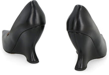 Load image into Gallery viewer, Punta leather pumps
