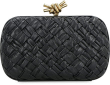Carica l'immagine nel visualizzatore di Gallery, Pochette Knot in pelle

