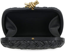 Carica l'immagine nel visualizzatore di Gallery, Pochette Knot in pelle
