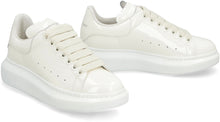 Carica l'immagine nel visualizzatore di Gallery, Sneakers Larry in vernice
