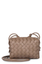 Carica l'immagine nel visualizzatore di Gallery, Camera bag Mini Loop in pelle
