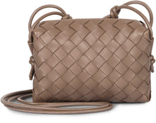 Carica l'immagine nel visualizzatore di Gallery, Camera bag Mini Loop in pelle

