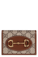 Carica l'immagine nel visualizzatore di Gallery, Portacarte Gucci Horsebit in tessuto GG Supreme
