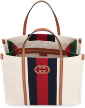 Carica l'immagine nel visualizzatore di Gallery, Shopping bag Interlocking G
