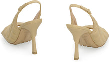 Carica l'immagine nel visualizzatore di Gallery, Slingback Padded in pelle
