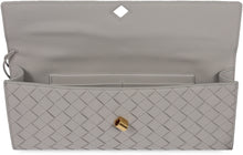 Carica l'immagine nel visualizzatore di Gallery, Clutch Andiamo in pelle
