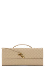 Carica l'immagine nel visualizzatore di Gallery, Clutch Andiamo in nappa intrecciata
