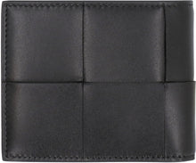 Carica l'immagine nel visualizzatore di Gallery, Portafoglio Cassette Bi-fold in Intrecciato
