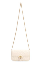 Carica l'immagine nel visualizzatore di Gallery, Mini borsa a tracolla GG Marmont in pelle
