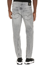 Carica l'immagine nel visualizzatore di Gallery, Jeans regular-fit
