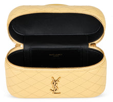 Carica l'immagine nel visualizzatore di Gallery, Borsa Vanity Gaby in pelle
