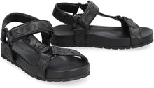 Load image into Gallery viewer, Trip Leather sandals

