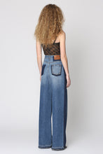 Load image into Gallery viewer, High-waist wide-leg jeans
