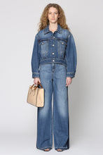 Carica l'immagine nel visualizzatore di Gallery, Giacca in denim
