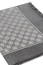 Carica l'immagine nel visualizzatore di Gallery, Scialle in lana jacquard con motivo GG
