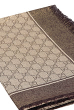 Carica l'immagine nel visualizzatore di Gallery, Scialle in lana jacquard con motivo GG

