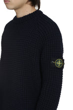 Carica l'immagine nel visualizzatore di Gallery, Pullover in lana vergine
