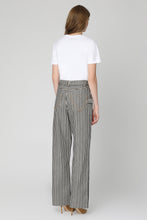 Carica l'immagine nel visualizzatore di Gallery, Jeans straight leg a 5 tasche

