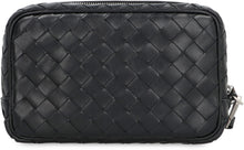 Carica l'immagine nel visualizzatore di Gallery, Pochette Intrecciato piccola con bracciale
