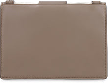 Carica l'immagine nel visualizzatore di Gallery, Messenger bag Flat Baguette in pelle
