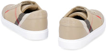 Carica l'immagine nel visualizzatore di Gallery, Sneakers low-top New Salmond
