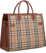 Carica l'immagine nel visualizzatore di Gallery, Tote bag Title media
