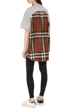 Carica l'immagine nel visualizzatore di Gallery, T-shirt oversize in cotone
