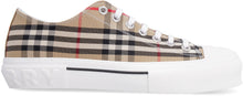 Carica l'immagine nel visualizzatore di Gallery, Sneakers in tela motivo check
