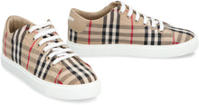 Carica l'immagine nel visualizzatore di Gallery, Sneakers in motivo check
