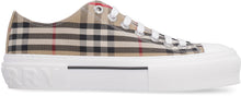 Carica l'immagine nel visualizzatore di Gallery, Sneakers low-top in tessuto
