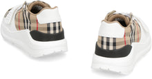 Carica l'immagine nel visualizzatore di Gallery, Sneakers in motivo check

