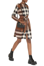 Carica l&#39;immagine nel visualizzatore di Gallery, Abito chemisier in motivo check
