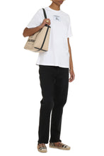 Carica l'immagine nel visualizzatore di Gallery, T-shirt girocollo in cotone
