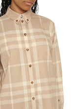 Carica l'immagine nel visualizzatore di Gallery, Camicia in cotone con collo button-down
