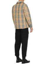 Load image into Gallery viewer, Quilted jacket with snaps
