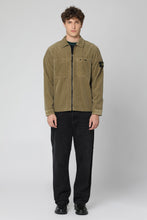 Carica l'immagine nel visualizzatore di Gallery, Overshirt in velluto a coste
