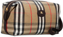 Carica l'immagine nel visualizzatore di Gallery, Trousse da viaggio Highlands
