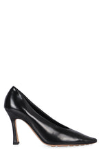 Carica l'immagine nel visualizzatore di Gallery, Décolleté Sofia in pelle
