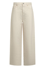 Load image into Gallery viewer, Wide-leg jeans
