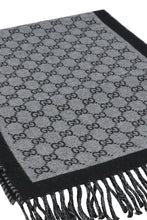 Carica l'immagine nel visualizzatore di Gallery, Sciarpa in lana GG jacquard
