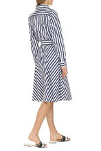 Carica l&#39;immagine nel visualizzatore di Gallery, Abito chemisier in cotone a righe
