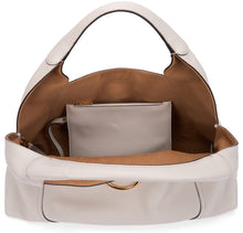 Carica l'immagine nel visualizzatore di Gallery, Borsa a spalla Gucci Softbit grande in pelle
